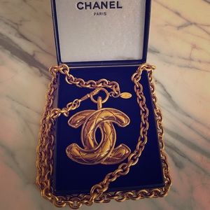 Vintage gold Chanel necklace